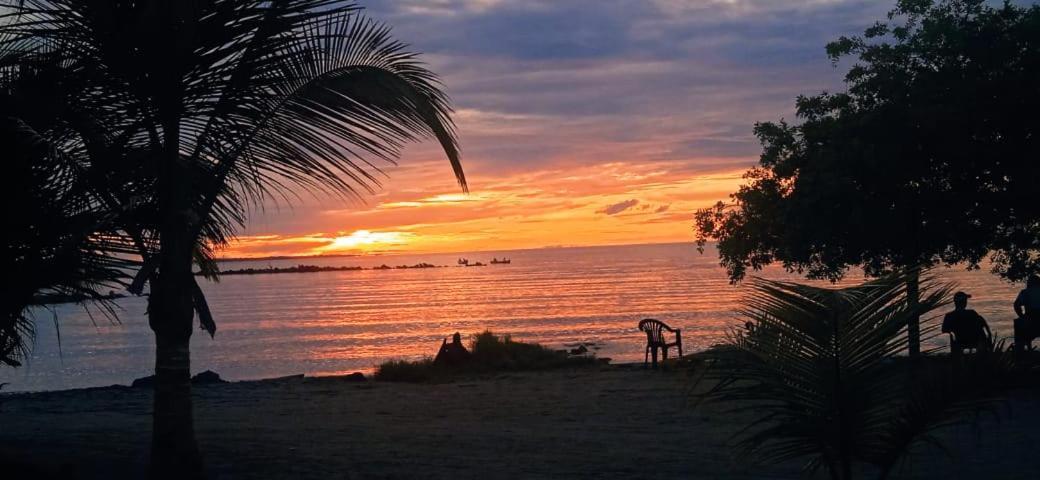 Casa De Playa Frente Al Mar. Covenas